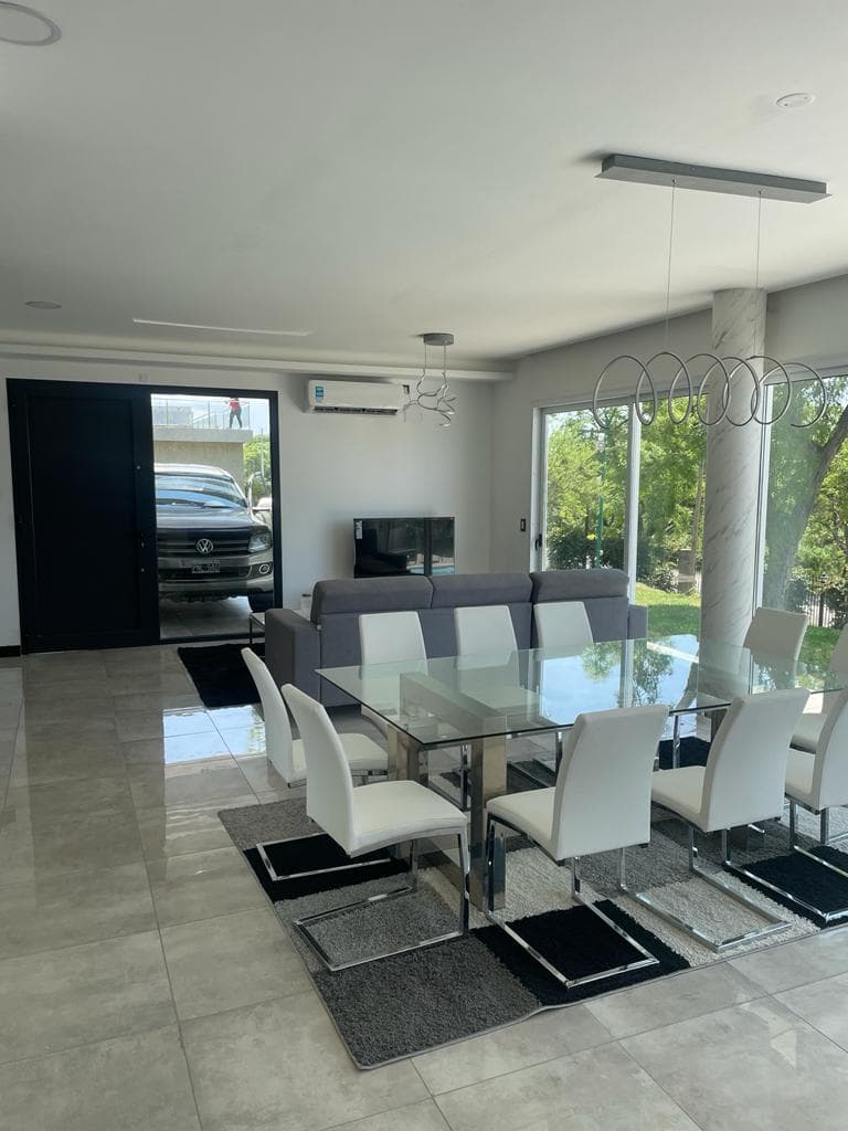 Imagen de la propiedad CASA PUERTO URQUIZA 