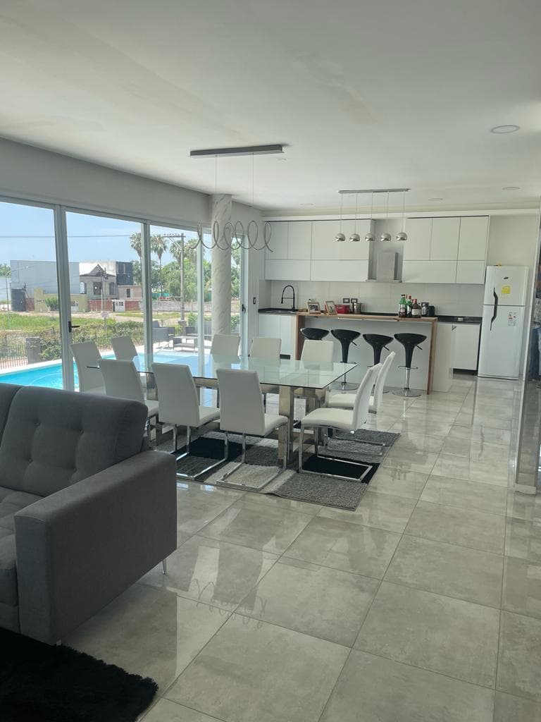 Imagen de la propiedad CASA PUERTO URQUIZA 
