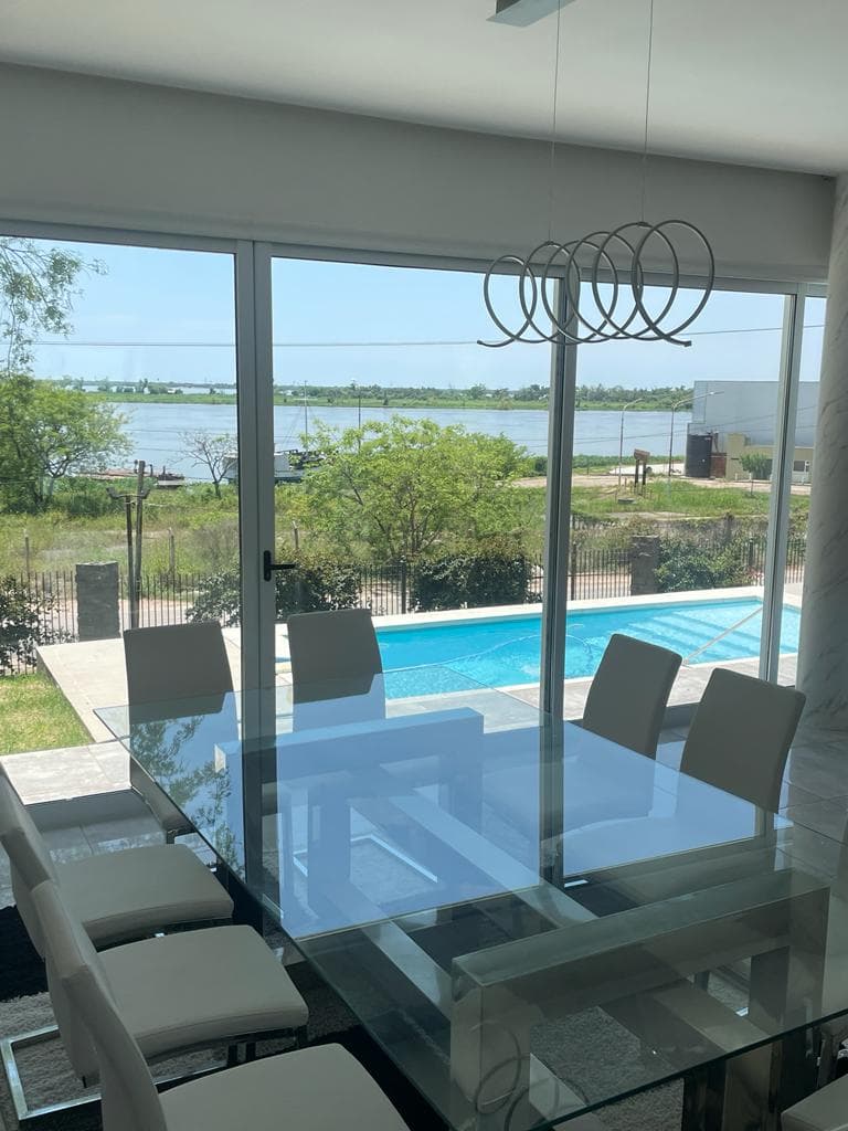 Imagen de la propiedad CASA PUERTO URQUIZA 