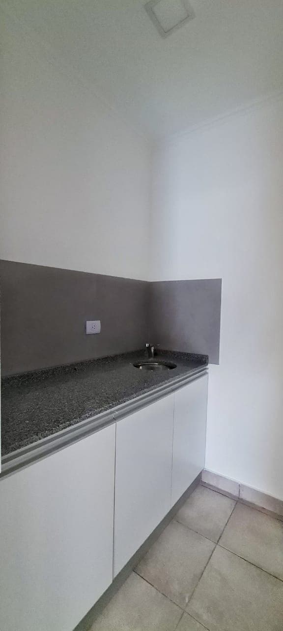 Imagen de la propiedad Local comercial zona puerto de Paran谩