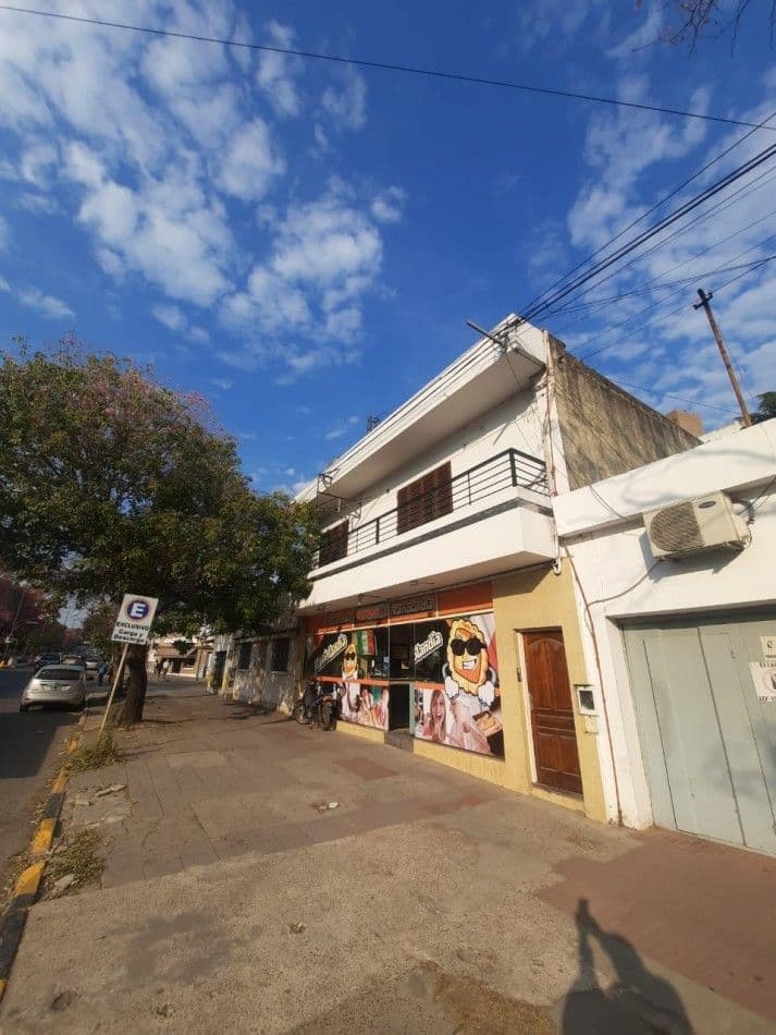 Imagen de la propiedad VENTA - PH 4 AMBIENTES - ZONA RAMIREZ Y 25 DE MAYO