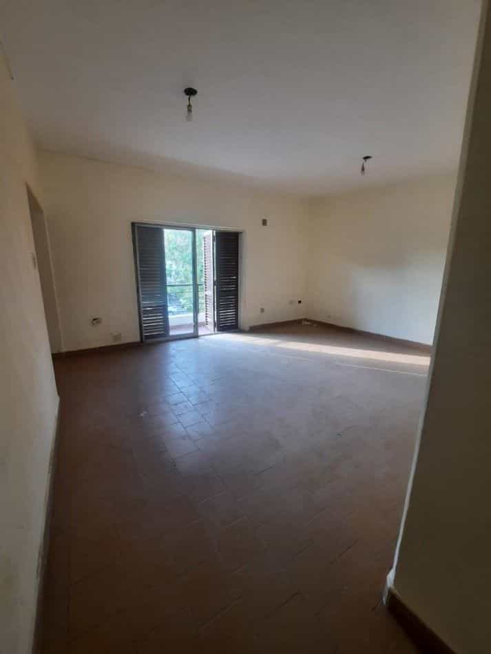 Imagen de la propiedad VENTA - PH 4 AMBIENTES - ZONA RAMIREZ Y 25 DE MAYO