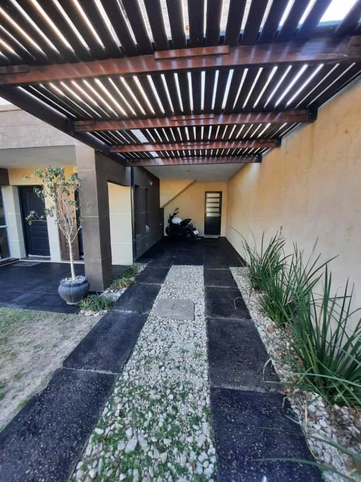Imagen de la propiedad VENTA CASA BARRIO PARACAO