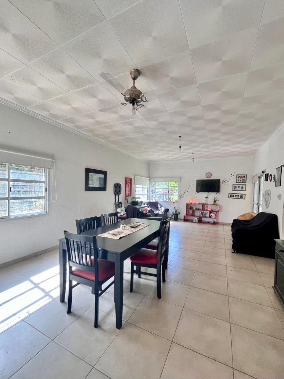 Imagen de la propiedad CASA EN VENTA CON TERRENO CALLE CHURRARIN 3200