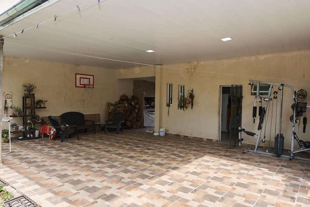 Imagen de la propiedad CASA EN VENTA CON TERRENO CALLE CHURRARIN 3200