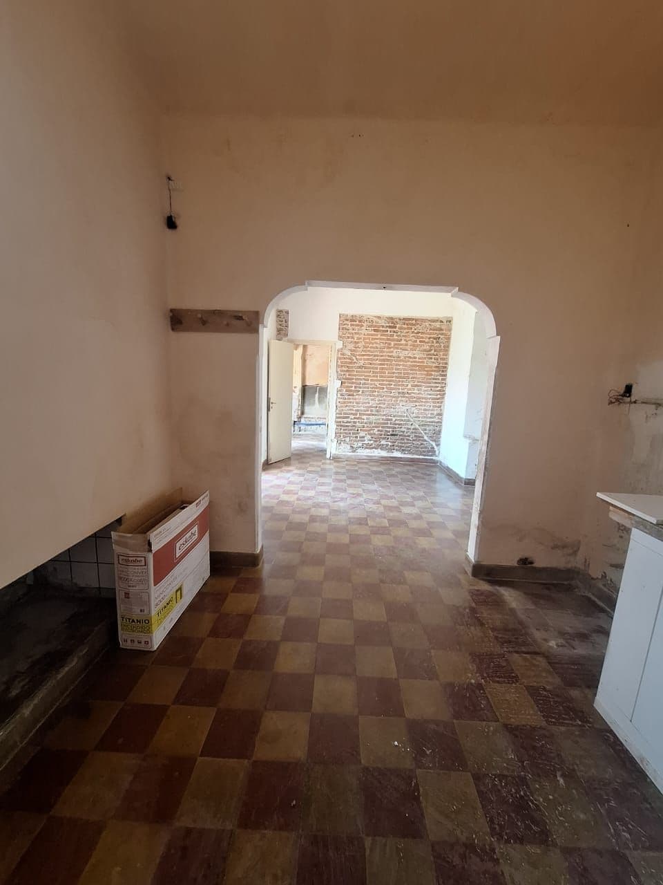 Imagen de la propiedad CASA EN VENTA A REFACCIONAR (APTA CREDITO)