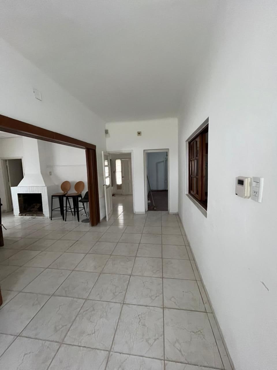 Imagen de la propiedad CASA EN VENTA CON GRAN TERRENO Y PATIO VERDE (APTA CREDITO)