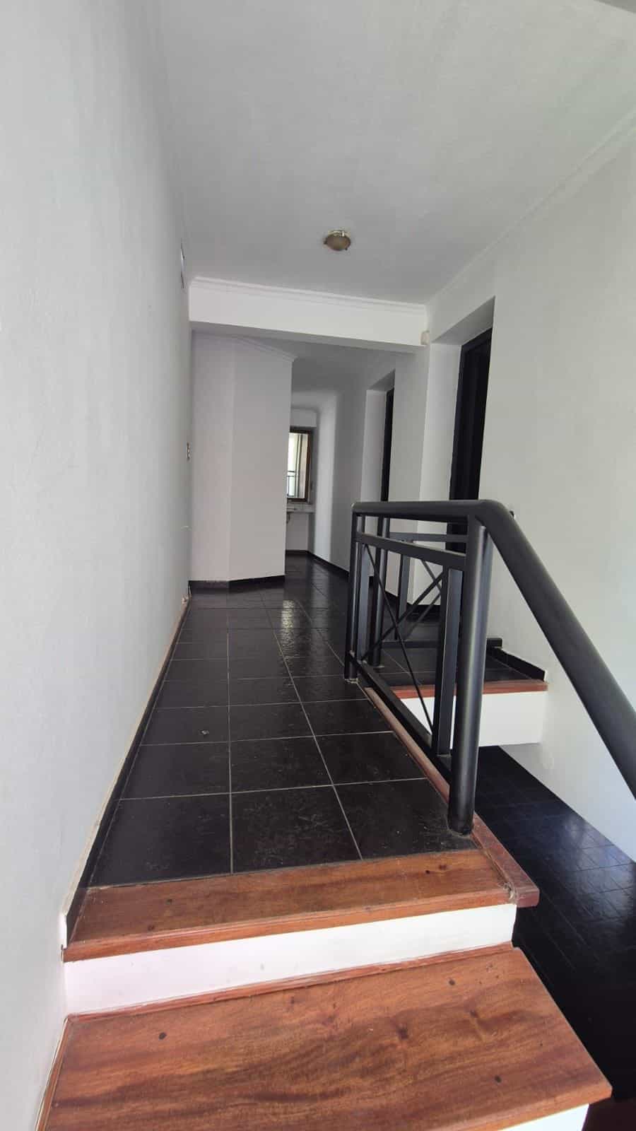 Imagen de la propiedad CASA CENTRICA DOS PLANTAS EN VENTA