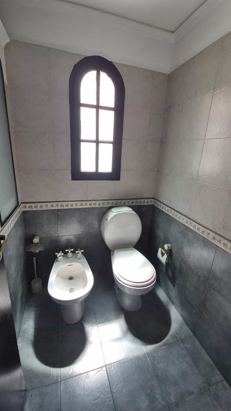 Imagen de la propiedad CASA CENTRICA DOS PLANTAS EN VENTA