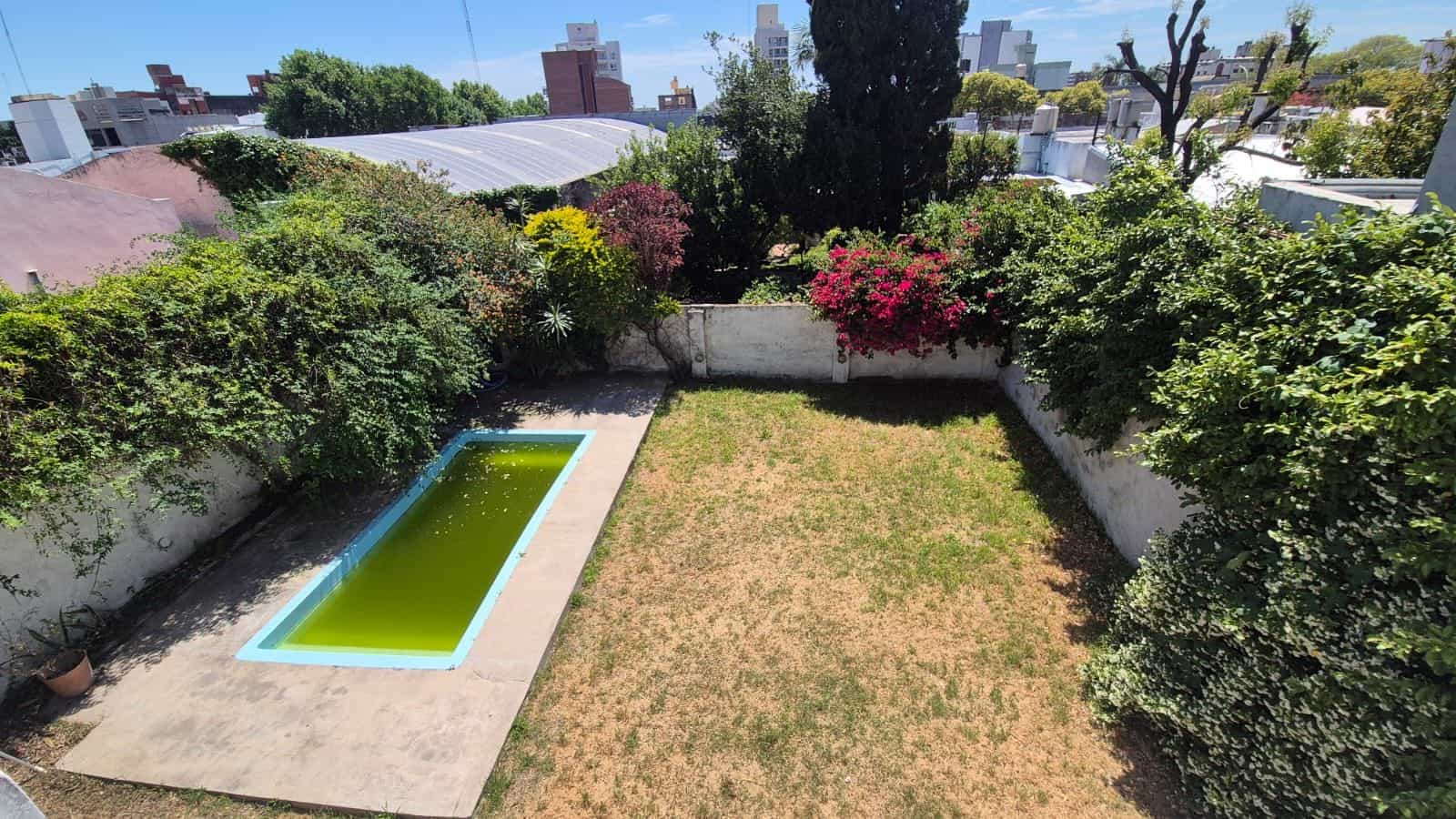 Imagen de la propiedad CASA CENTRICA DOS PLANTAS EN VENTA