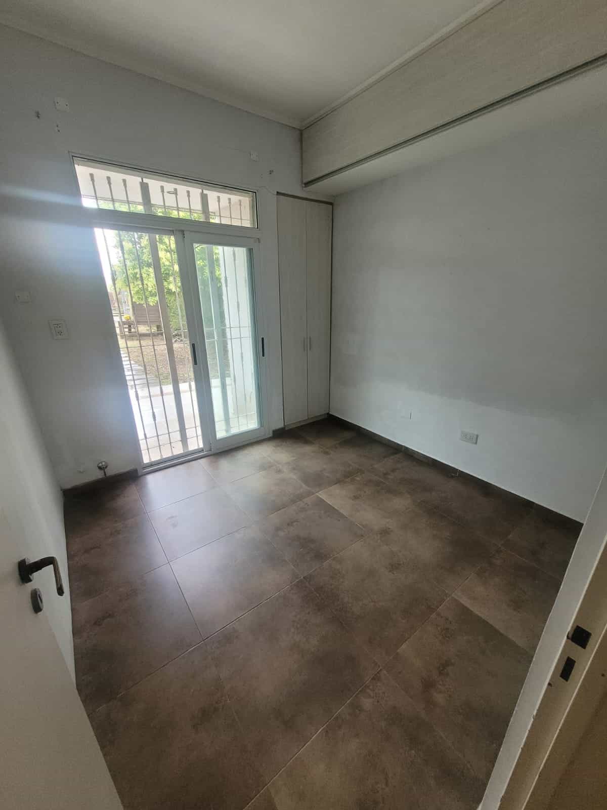 Imagen de la propiedad CASA EN VENTA (APTA CREDITO)