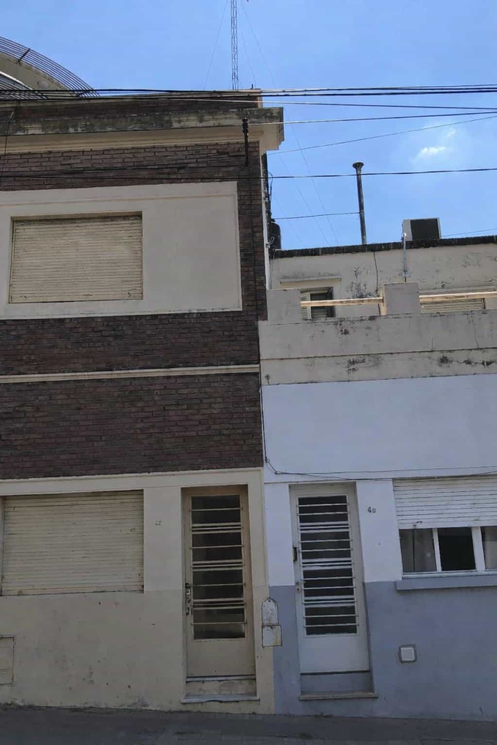 SE VENDE CASA EN MICROCENTRO (APTA CREDITO)