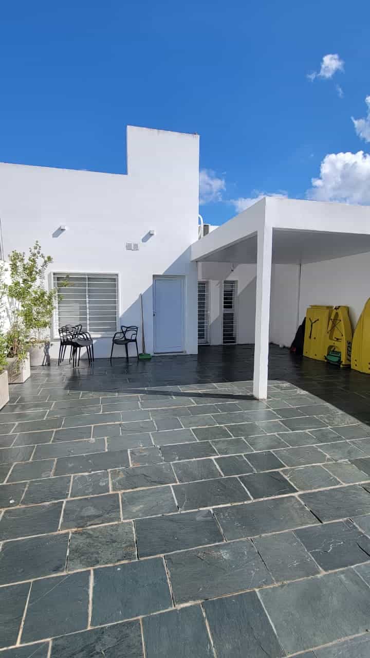 Imagen de la propiedad CASA EN VENTA (APTA CREDITO)