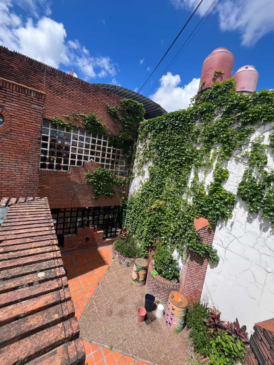 Imagen de la propiedad INMUEBLE CÉNTRICO EN VENTA – IDEAL PARA USO COMERCIAL O PROFESIONAL