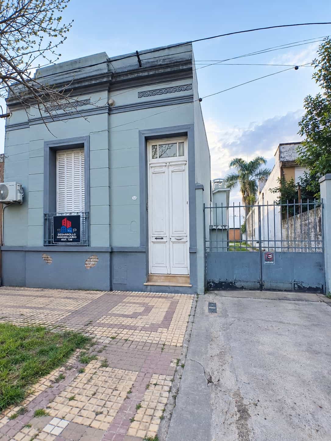 CASA EN VENTA – CERCA DEL PARQUE URQUIZA