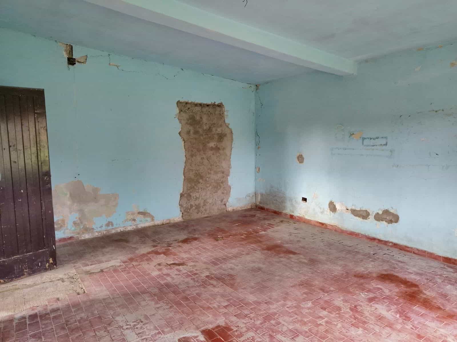 Imagen de la propiedad CASA A RECICLAR + LOTE EN VENTA - SAN BENITO