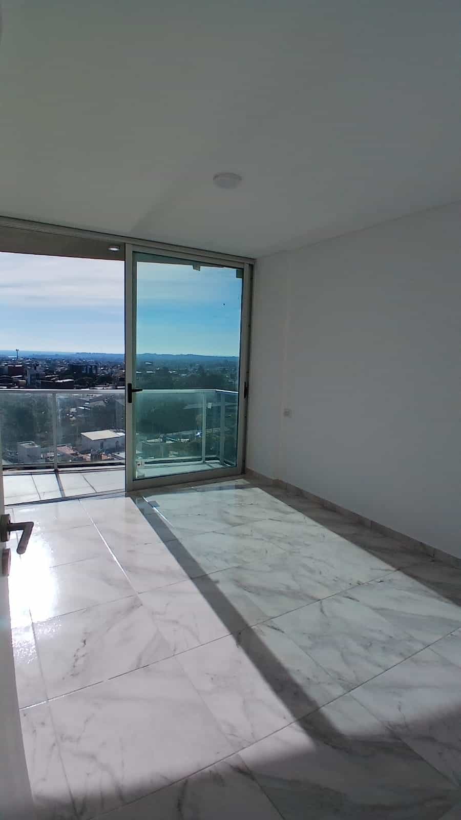 DEPARTAMENTO SEMIPISO A ESTRENAR EN VENTA – ALEM